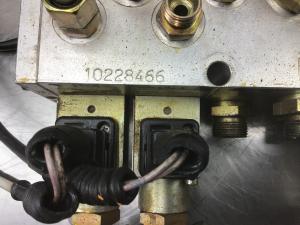 Liebherr Oil Pilot Valve